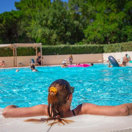 Camping La Sousta**** Remoulins Exterior photo