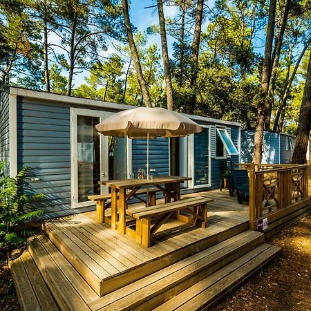 Camping La Sousta**** Remoulins Exterior photo