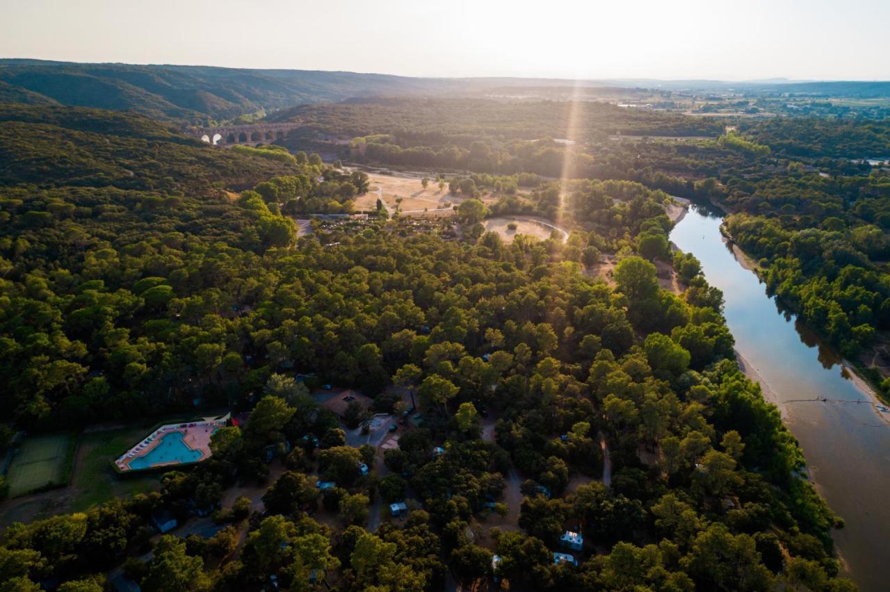 Camping La Sousta**** Remoulins Exterior photo