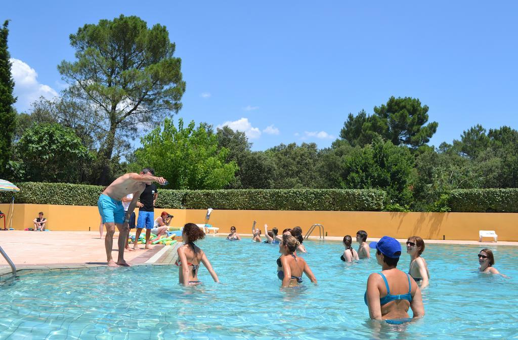 Camping La Sousta**** Remoulins Exterior photo