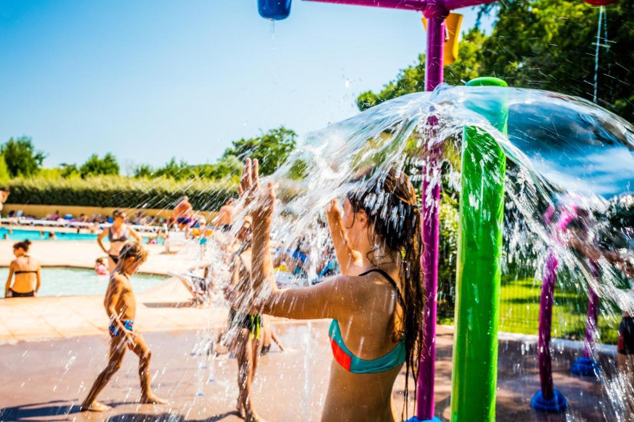 Camping La Sousta**** Remoulins Exterior photo